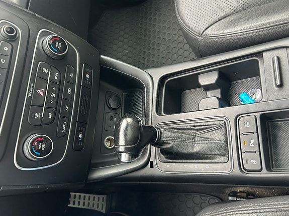 Kia Sorento 14 of 30