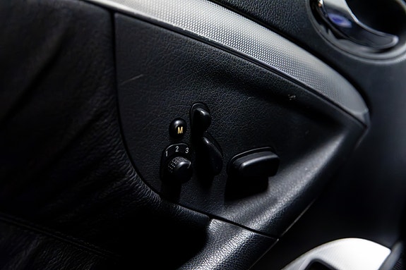 Mercedes-Benz CLK200 16 of 27