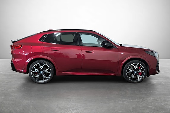 BMW iX2 5 of 28
