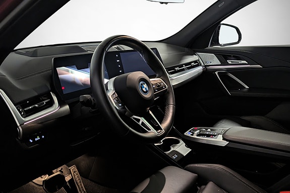 BMW iX2 10 of 28