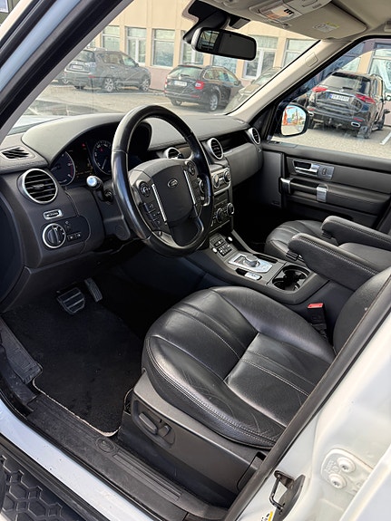 Land Rover Discovery 4 12 of 30