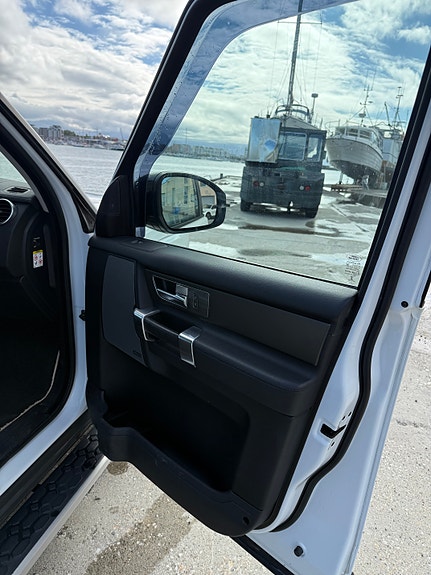 Land Rover Discovery 4 7 of 30