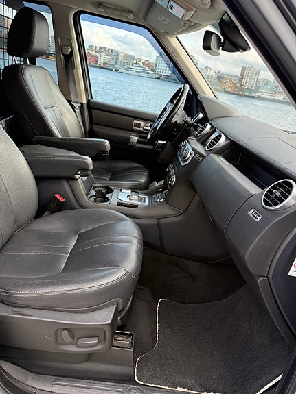 Land Rover Discovery 4 10 of 30
