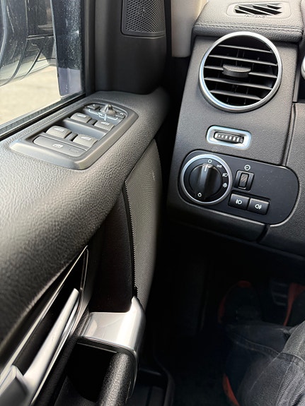 Land Rover Discovery 4 20 of 30