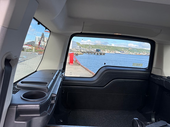 Land Rover Discovery 4 29 of 30