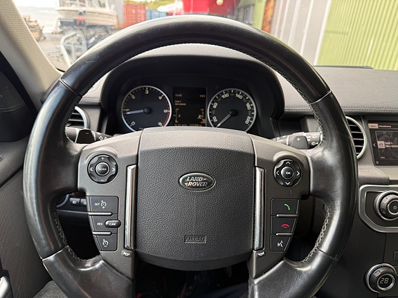 Land Rover Discovery 4 19 of 30