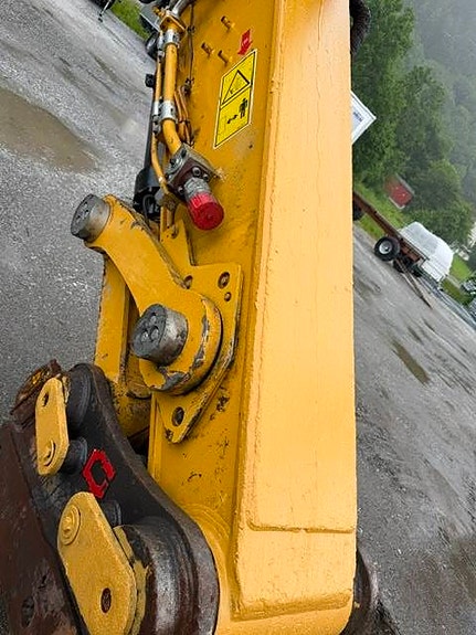 Cat 352 10 of 27