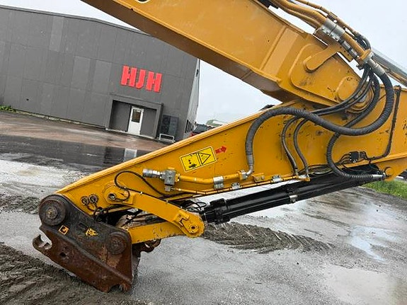 Cat 352 14 of 27