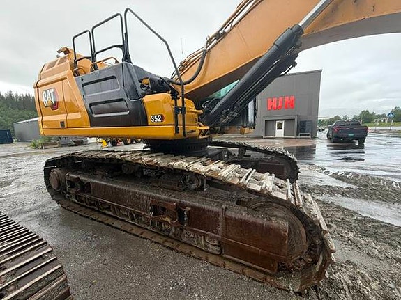 Cat 352 23 of 27