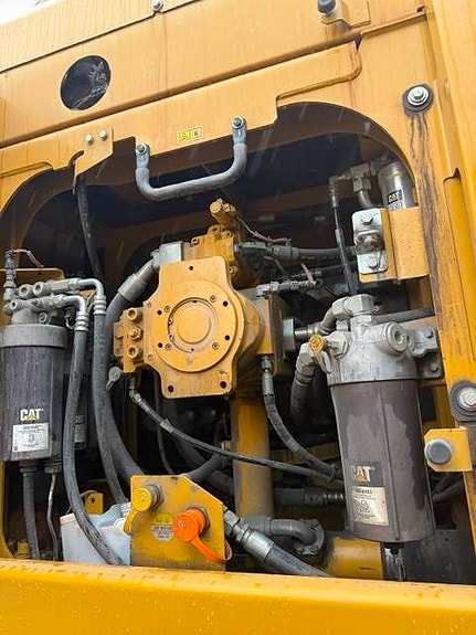 Cat 352 22 of 27