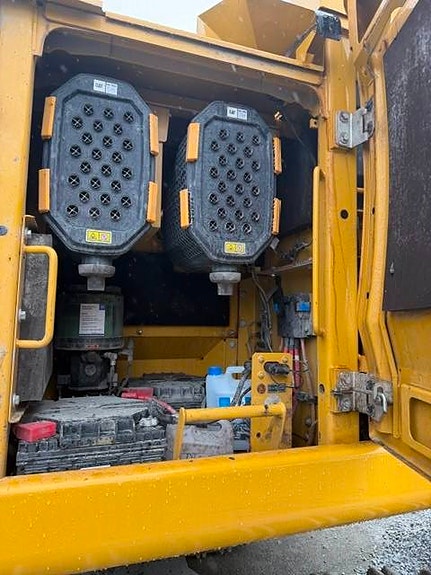 Cat 352 19 of 27