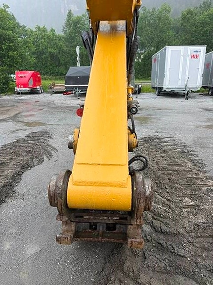 Cat 352 9 of 27