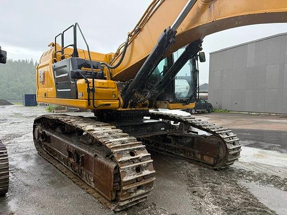 Cat 352 13 of 27