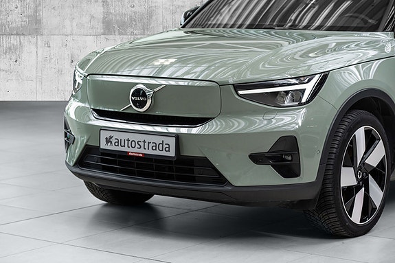 Volvo XC40 10 of 30