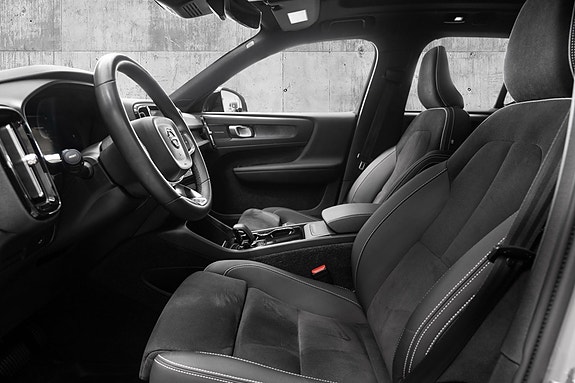 Volvo XC40 11 of 30