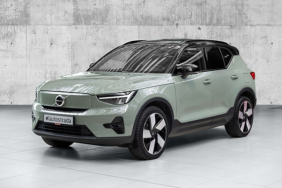 Volvo XC40 2 of 30