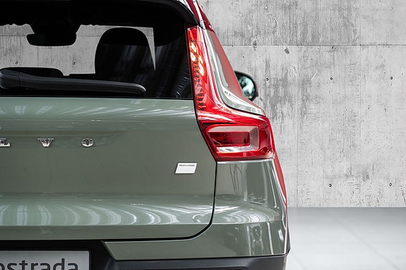 Volvo XC40 5 of 30
