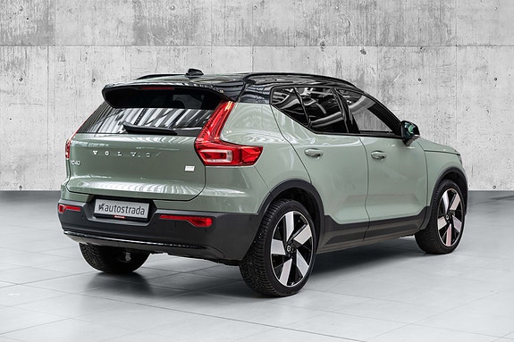 Volvo XC40 8 of 30