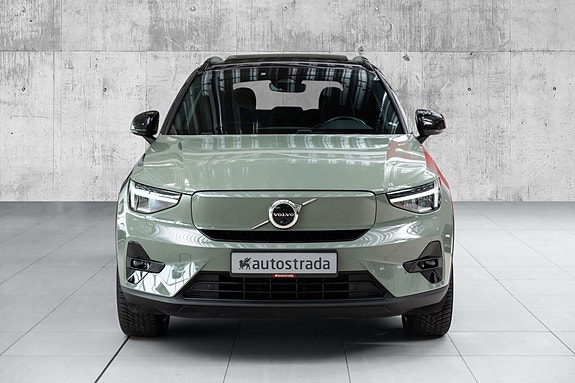 Volvo XC40 3 of 30