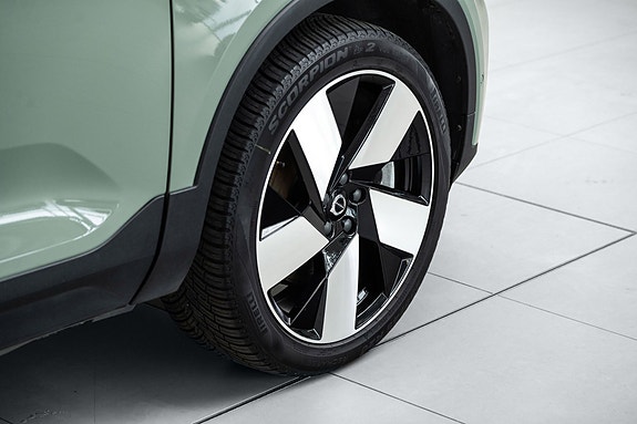 Volvo XC40 9 of 30