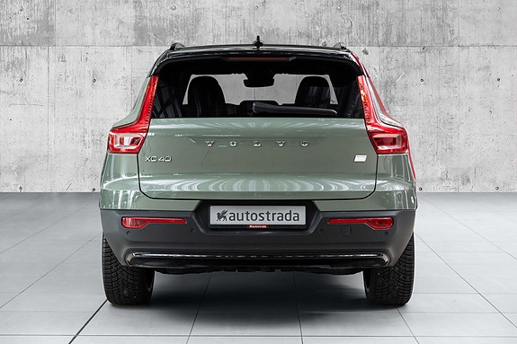 Volvo XC40 6 of 30