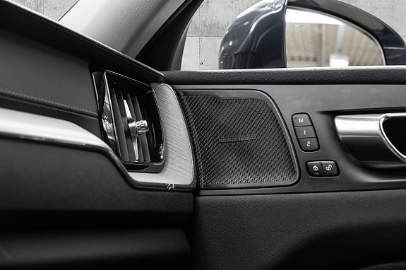 Volvo XC60 14 of 29
