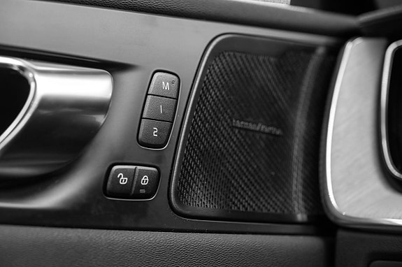 Volvo XC60 15 of 29