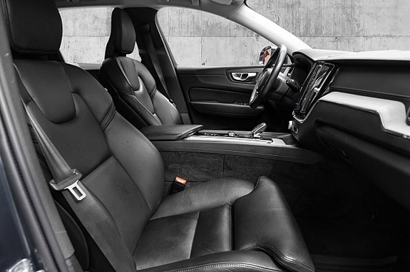 Volvo XC60 24 of 29