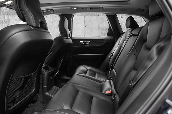 Volvo XC60 17 of 29