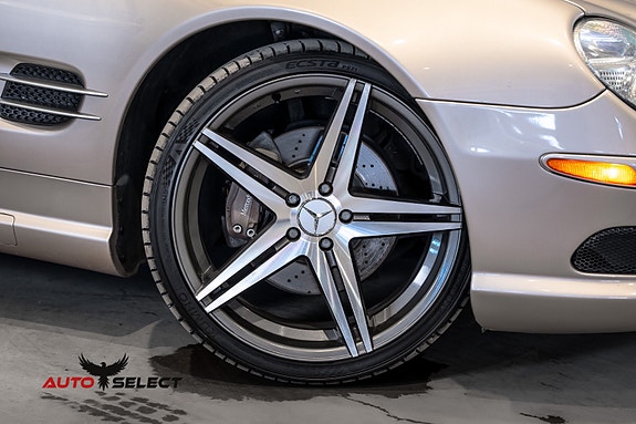 Mercedes-Benz SL500 3 of 30