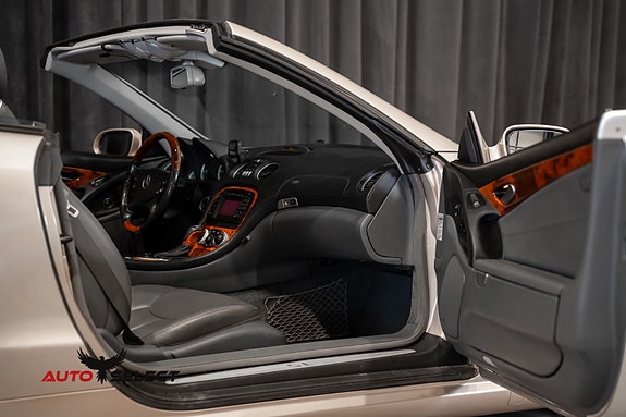 Mercedes-Benz SL500 16 of 30