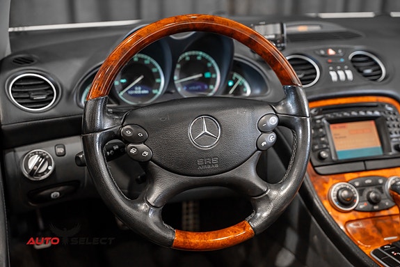 Mercedes-Benz SL500 27 of 30