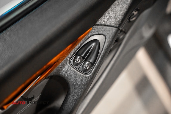 Mercedes-Benz SL500 23 of 30