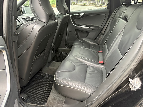 Volvo XC60 21 of 30