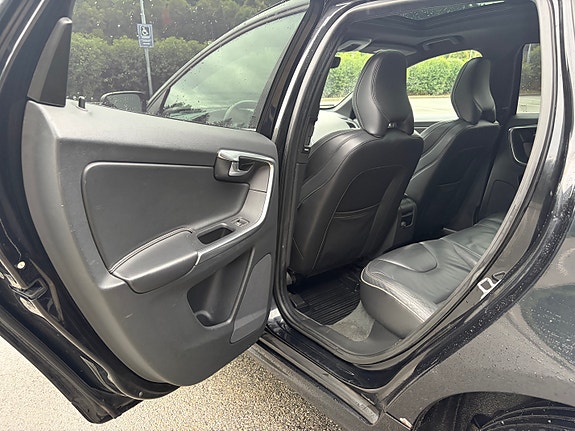 Volvo XC60 20 of 30