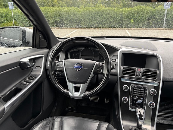 Volvo XC60 17 of 30