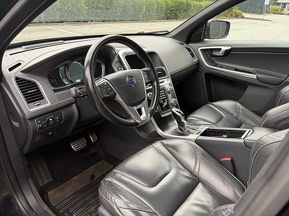 Volvo XC60 11 of 30