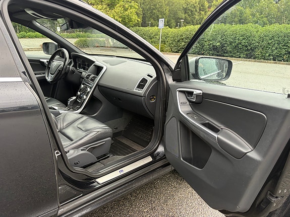 Volvo XC60 12 of 30