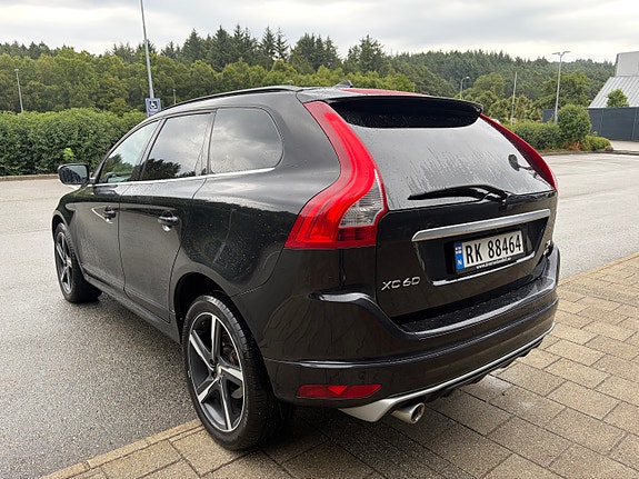 Volvo XC60 4 of 30
