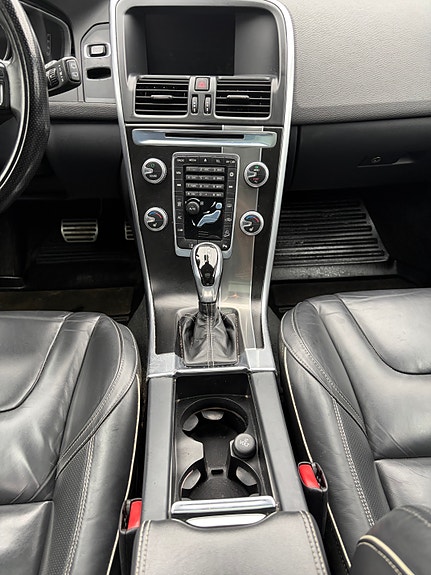 Volvo XC60 18 of 30