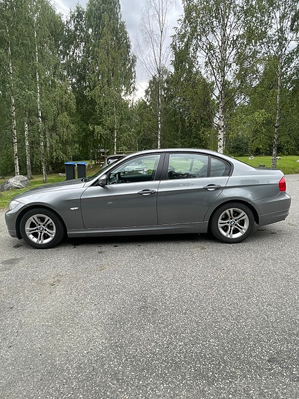 BMW 316i 2 of 18