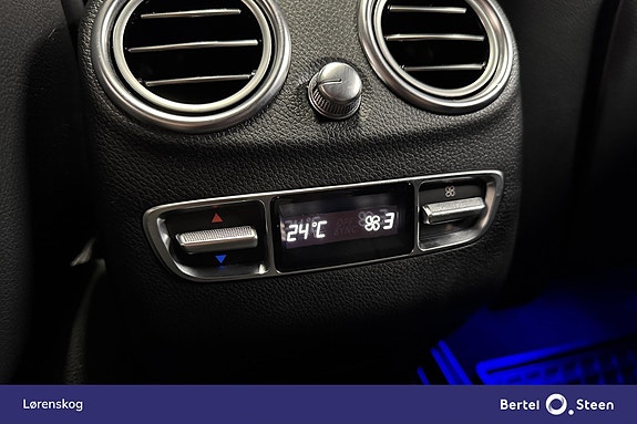 Mercedes-Benz EQC400 15 of 30