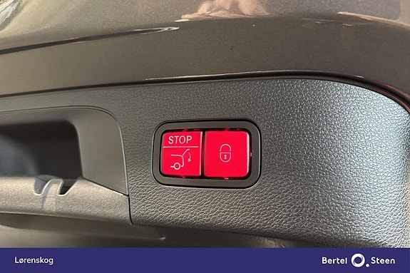 Mercedes-Benz EQC400 29 of 30