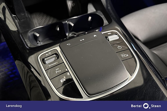 Mercedes-Benz EQC400 27 of 30