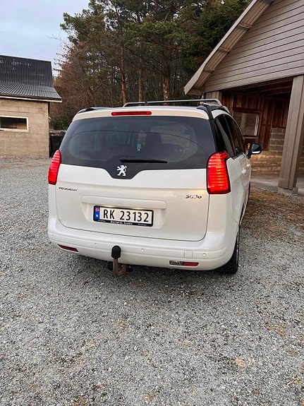 Peugeot 5008 10 of 18
