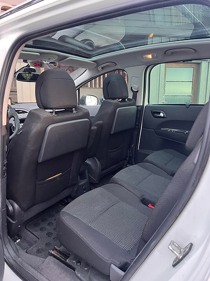 Peugeot 5008 6 of 18