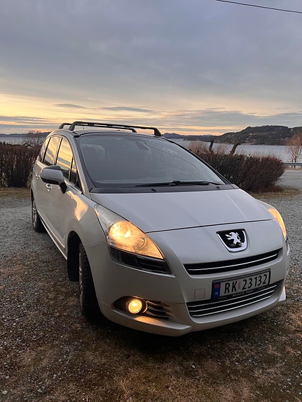Peugeot 5008 5 of 18