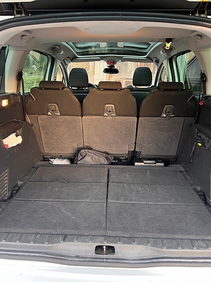 Peugeot 5008 3 of 18