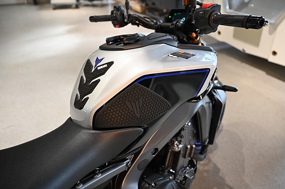 Yamaha MT-09 SP 13 of 18