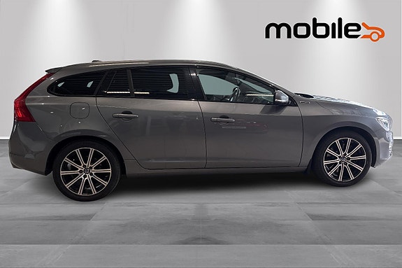 Volvo V60 2 of 24